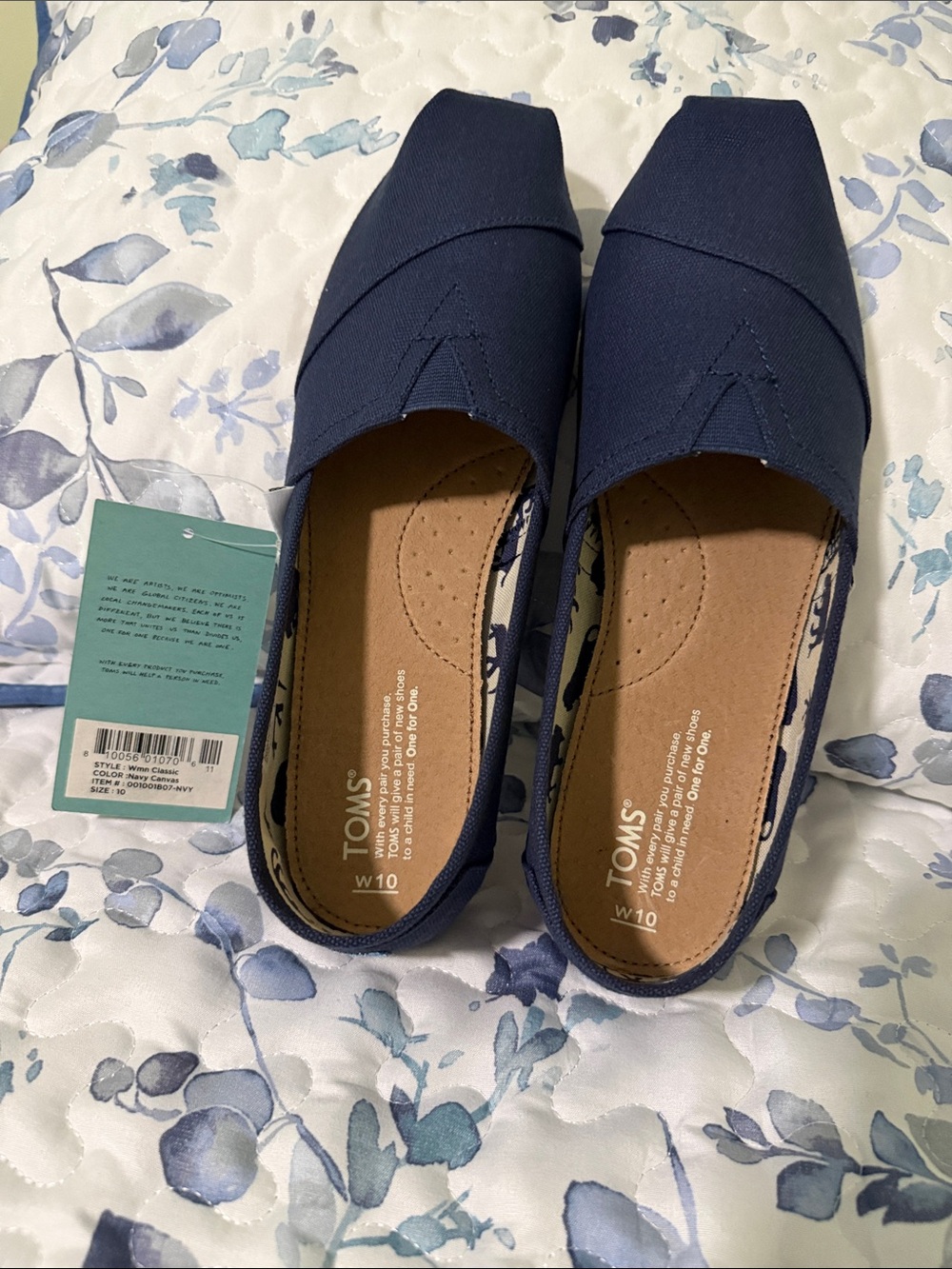 New TOMS Women's Navy Canvas Classics Slip-On Shoes size 10